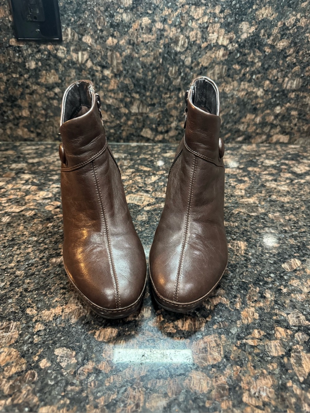 Clark's Brown Leather Ankle Boots size 5.5